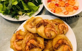 Những quán bánh tôm ngon và nổi tiếng tại Hà Nội