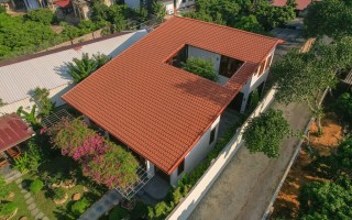 Khoét mái làm vườn cây tại nhà ngói đỏ 200 m2