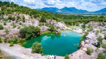 Hồ đá đồi Tà Pạ, Núi Tô, Tri Tôn, An Giang, Vietnam