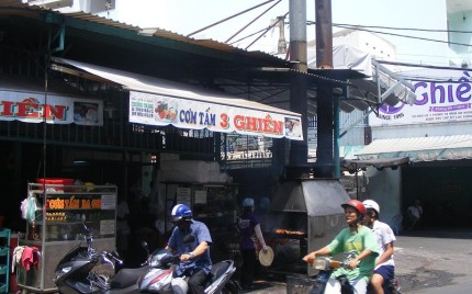 Reviews Cơm tấm Ba Ghiền